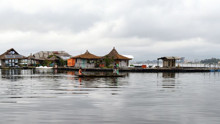 L’île flottante d’Abidjan